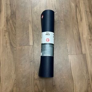 MANDUKA PRO™ YOGA MAT 6MM In Midnight {Dark Blue}